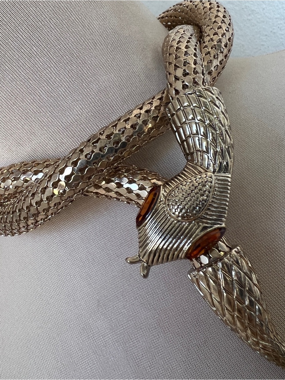 Unsigned Whiting Davis Oromesh Gold Mesh Snake Belt Lariat Necklace Crystal Eyes - Picture 9 of 12